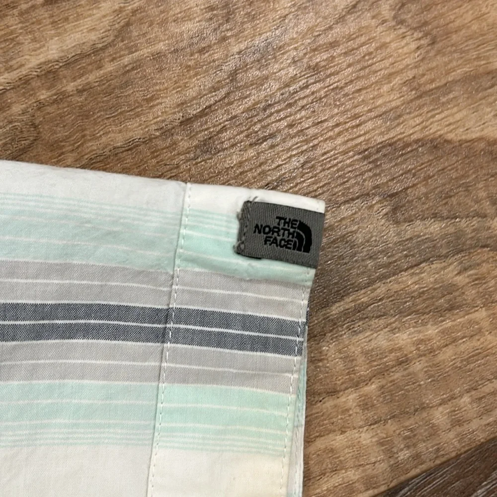 The North Face Mens Short Sleeve Button Up Shirt Striped green/gray w/pocket